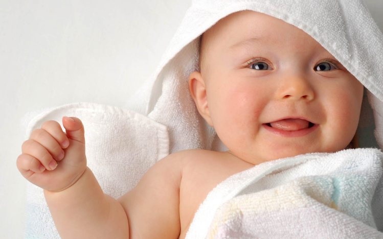शिशु के शरीर में मौजूद रिजर्व फैट के कारण due to reserve fat in newborn body